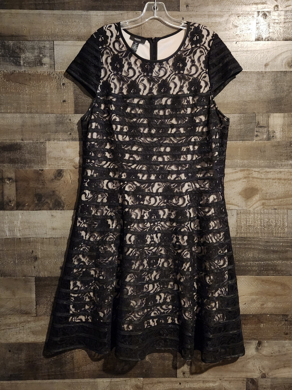 Alfani  "Prima April" Black Lace Cocktail Dress with Nude Lining Label Size 16W